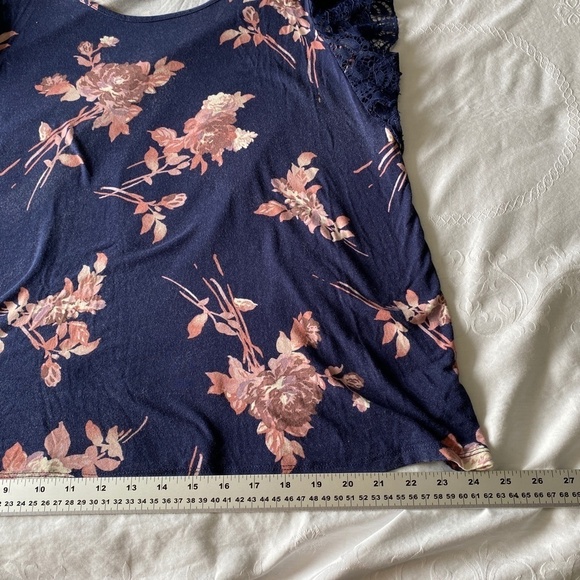 Torrid Super Soft Knits Navy/Purple Crochet Lace Sleeve Tank Top Size 1X (14/16) - Picture 9 of 10